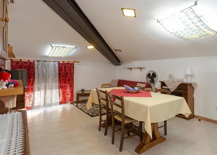 公寓 La Casa Delle Bambole Di Sangiovenale 奥维多